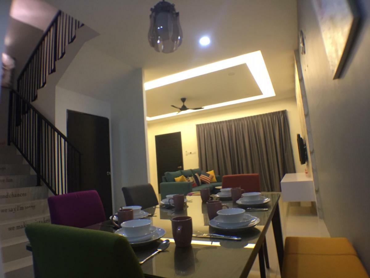 96family Homestay Ipoh#13~16pax（bendahara Residence) Ipoh